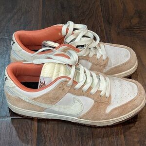 Nike Cream and Tan Sneakers